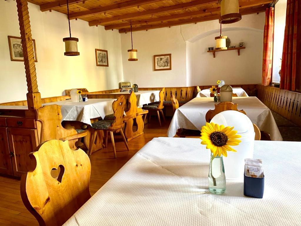 Garni Sonne Hotel Malles Venosta Eksteriør billede