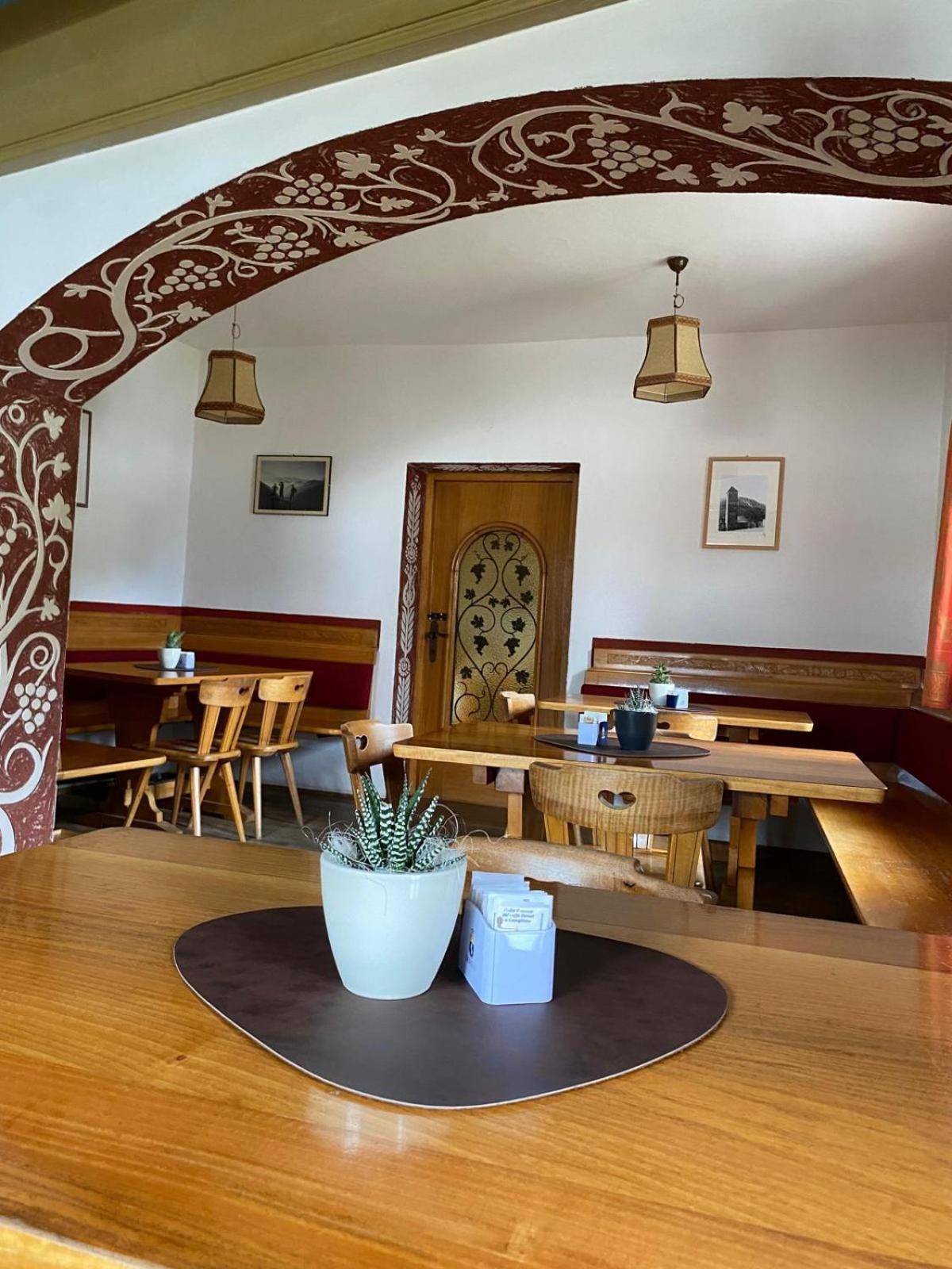 Garni Sonne Hotel Malles Venosta Eksteriør billede
